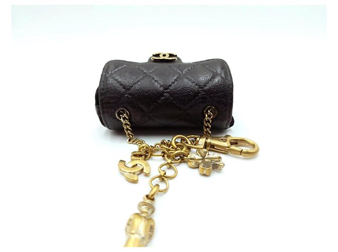 Borsa a cintura micro in pelle di agnello nero classica di Chanel Gold hardware - vista 10