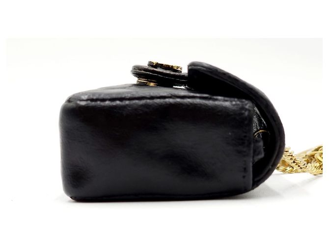 Borsa a cintura micro in pelle di agnello nero classica di Chanel Gold hardware - vista 13