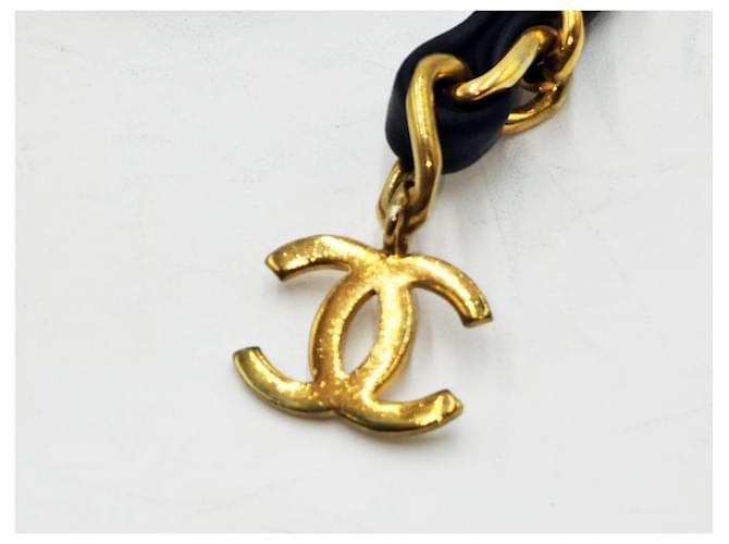 Borsa a cintura micro in pelle di agnello nero classica di Chanel Gold hardware - vista 3