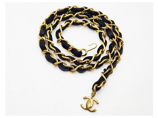 Borsa a cintura micro in pelle di agnello nero classica di Chanel Gold hardware - vista 7