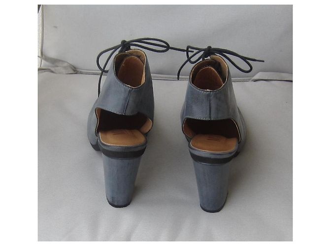 Maison Martin Margiela Scarpe stringate in pelle patinata grigia Grigio - vista 5