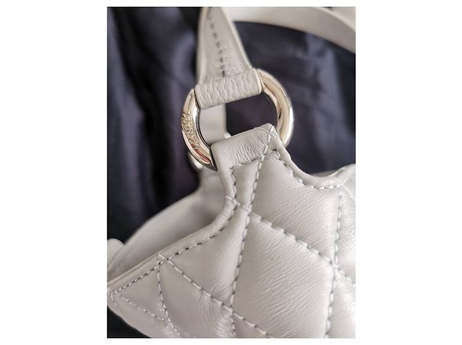 Lancel 1. Flirt M Eimer Tasche aus grauem gestepptem Leder - Ansicht 11