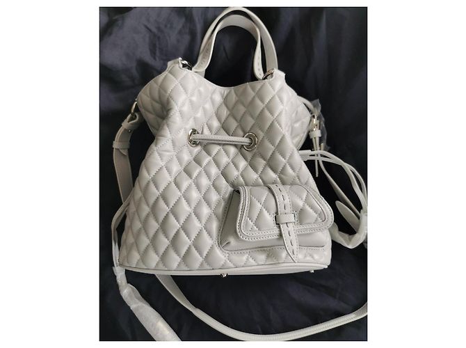 Lancel 1. Flirt M Eimer Tasche aus grauem gestepptem Leder - Ansicht 13