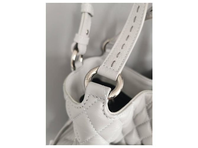 Lancel 1. Flirt M Eimer Tasche aus grauem gestepptem Leder - Ansicht 16