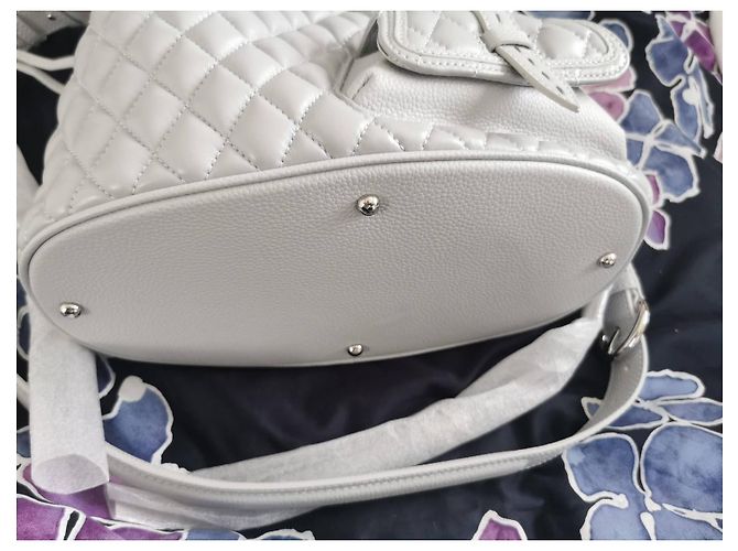 Lancel 1. Flirt M Eimer Tasche aus grauem gestepptem Leder - Ansicht 17