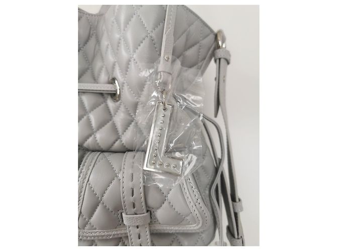 Lancel 1. Flirt M Eimer Tasche aus grauem gestepptem Leder - Ansicht 3