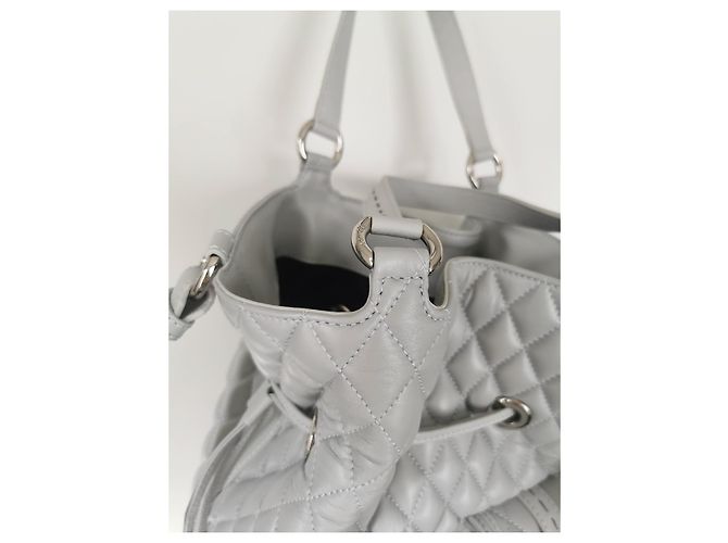 Lancel 1. Flirt M Eimer Tasche aus grauem gestepptem Leder - Ansicht 5