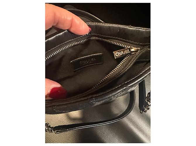 Borsa a tracolla Chanel uniforme nera Nero - vista 4