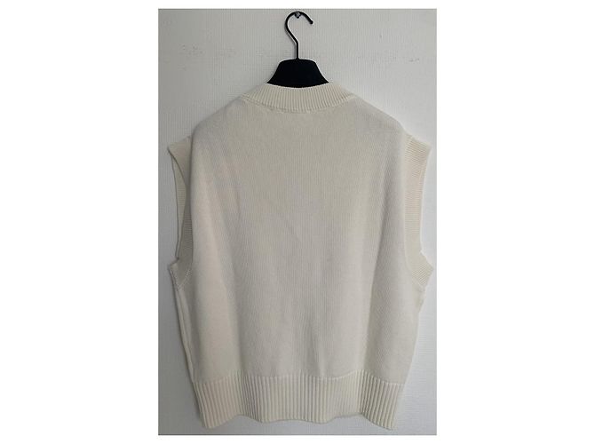 Ami Sleeveless V-Neck Sweater Red Eggshell - view 15
