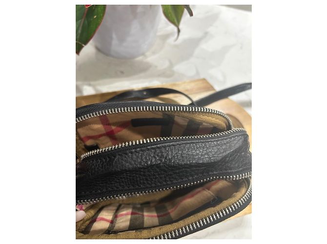Borsa a tracolla Burberry in pelle nera con borchie argentate Nero - vista 8