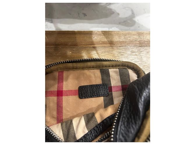 Borsa a tracolla Burberry in pelle nera con borchie argentate Nero - vista 9