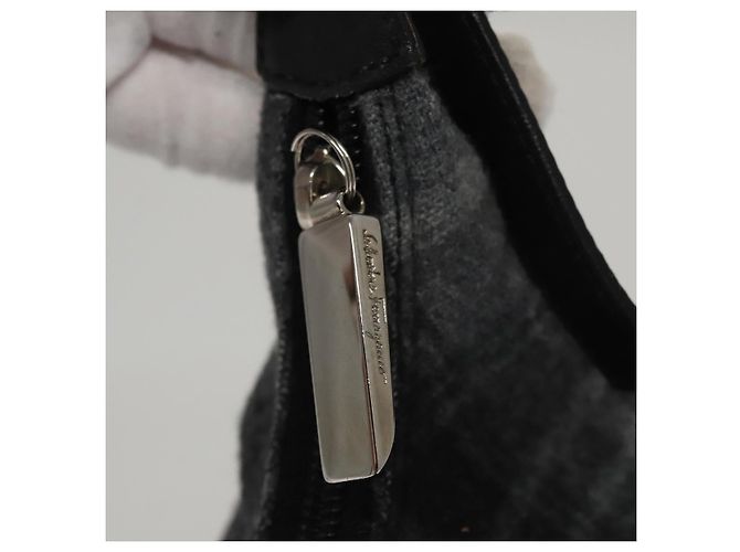 Borsa a spalla Salvatore Ferragamo in lana grigia Auth bs21555 Marrone - vista 10