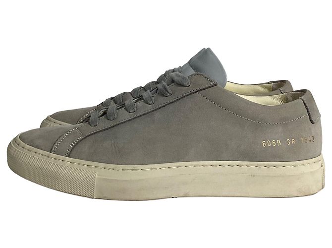 Autre Marque Sneakers Achilles Low Common Projects in suede grigio - vista 4