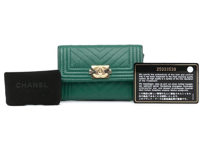Portacarte Boy in caviar verde Chevron di Chanel - vista 11