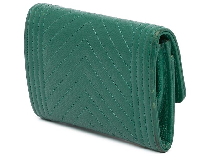Portacarte Boy in caviar verde Chevron di Chanel - vista 2