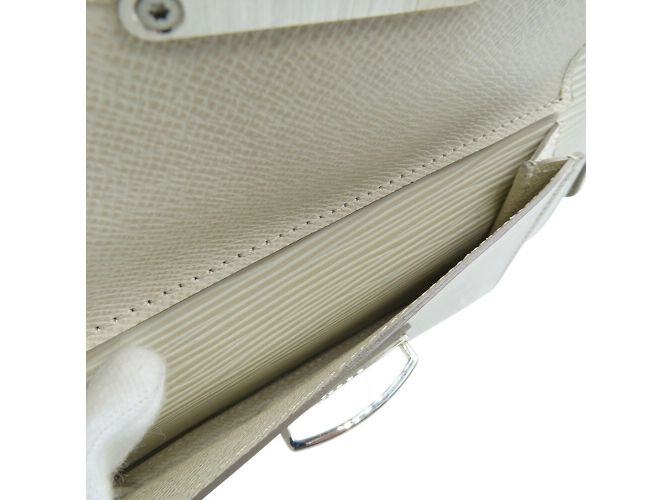 Monedero de cuero Epi Louis Vuitton Blanco roto - vista 6