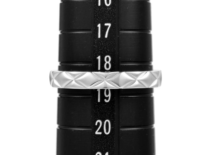 Bague Band Matelassé CHANEL en Platine 950 - vue 5