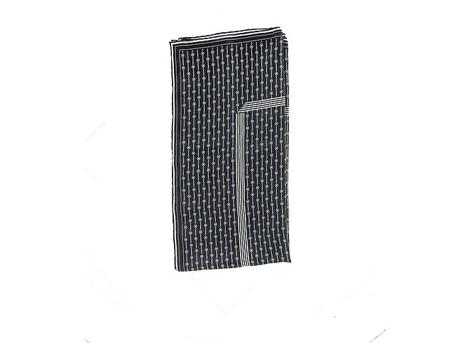 Classique Écharpe en soie noire avec imprimé logo Chanel - vue 4