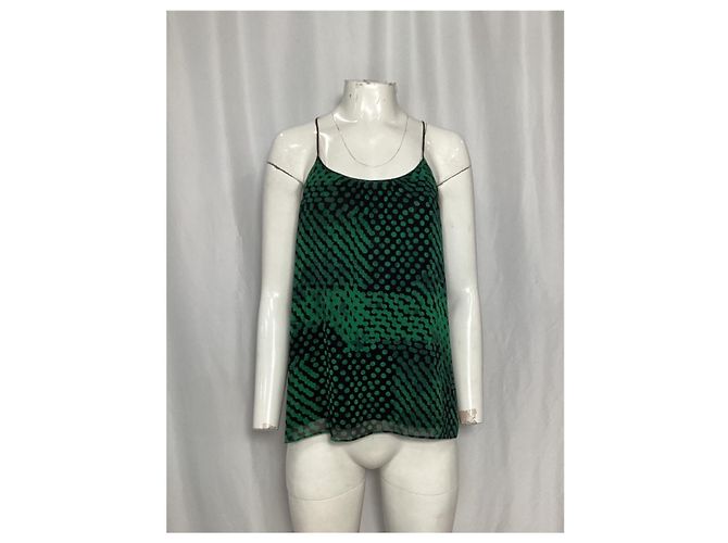 Camiseta de alça com decote em scoop em seda verde com bolinhas da Theory - vista 2