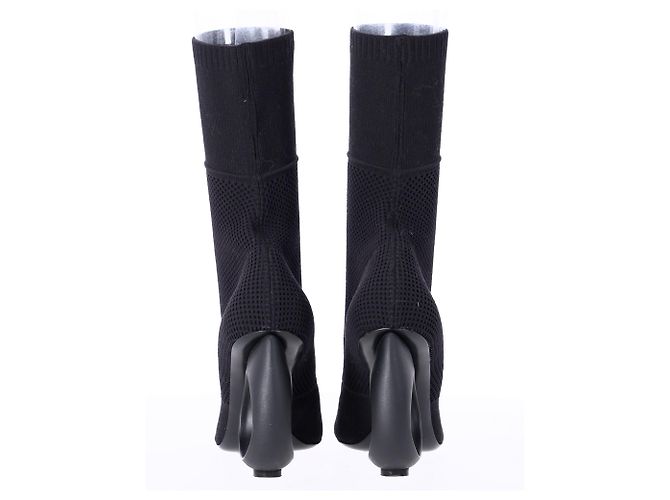Stivaletti a punta Kimberley di Burberry in tessuto stretch nero a maglia - vista 4
