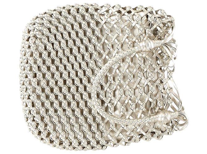 Miu Miu Tote Bag mit Webeffekt aus silbernem Leder - Ansicht 9