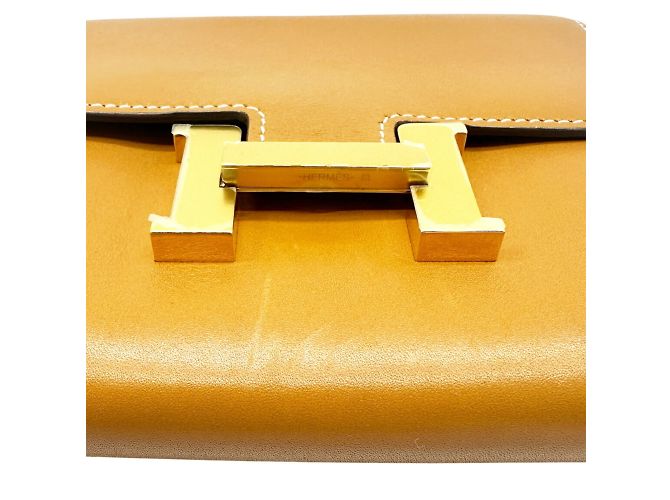 Monedero compacto Constance de Hermès Dorado - vista 7