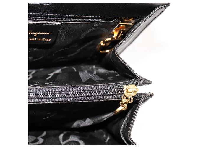 Borsa a spalla Salvatore Ferragamo in pelle nera e oro Auth bs21904 Nero D'oro - vista 17