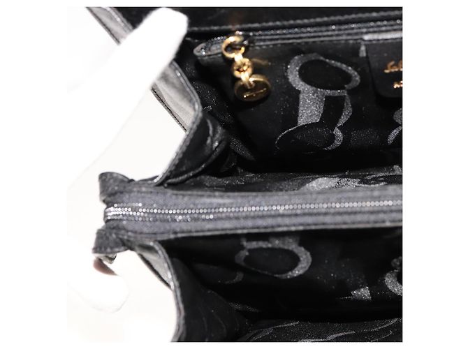 Borsa a spalla Salvatore Ferragamo in pelle nera e oro Auth bs21904 Nero D'oro - vista 18