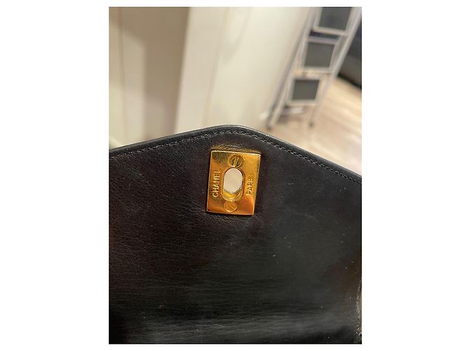Chanel Gürteltasche aus schwarzem Lammleder mit Goldbeschlag Gold hardware - Ansicht 10