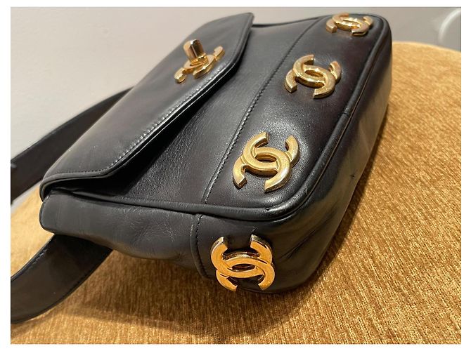 Chanel Gürteltasche aus schwarzem Lammleder mit Goldbeschlag Gold hardware - Ansicht 5