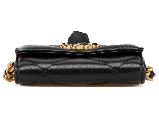 Chanel 19 Kartenhalter aus schwarzem, gestepptem Lammleder mit Kette - Ansicht 3