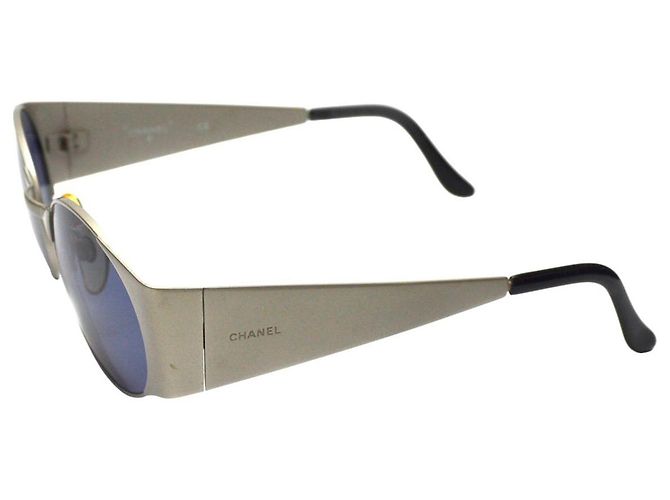 Chanel silberblaue getönte ovale Sonnenbrille - Ansicht 3