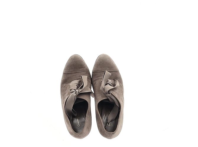 Stivaletti con piattaforma e lacci Gianvito Rossi in suede beige - vista 10
