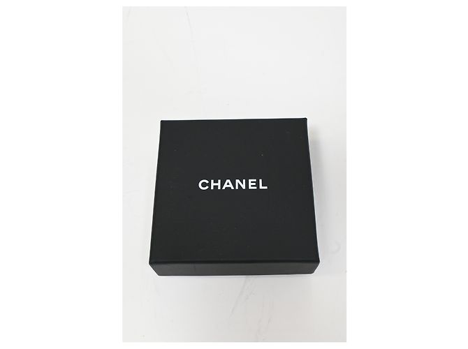 Timeless Chanel Chain CC Brosche aus schwarzem Lammleder - Ansicht 12