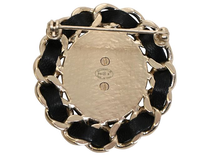 Timeless Chanel Chain CC Brosche aus schwarzem Lammleder - Ansicht 5