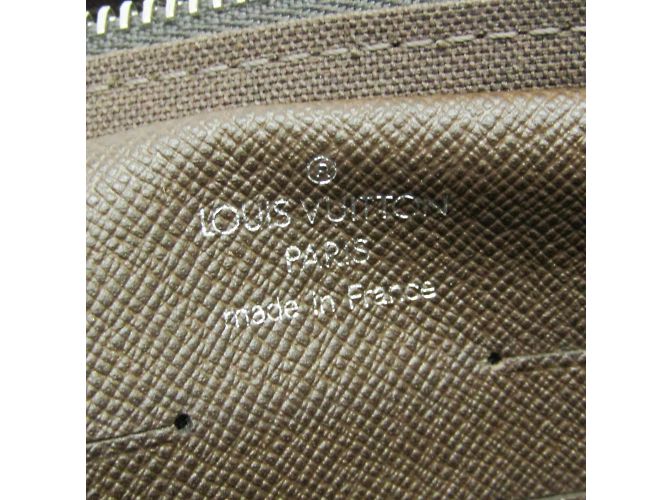 Borsa a mano da uomo Louis Vuitton Taiga Pavel M31148 Marrone - vista 10