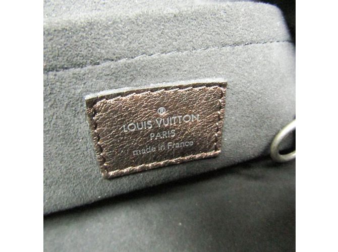 Borsa a Spalla Louis Vuitton Mahina XS M95769 - vista 16
