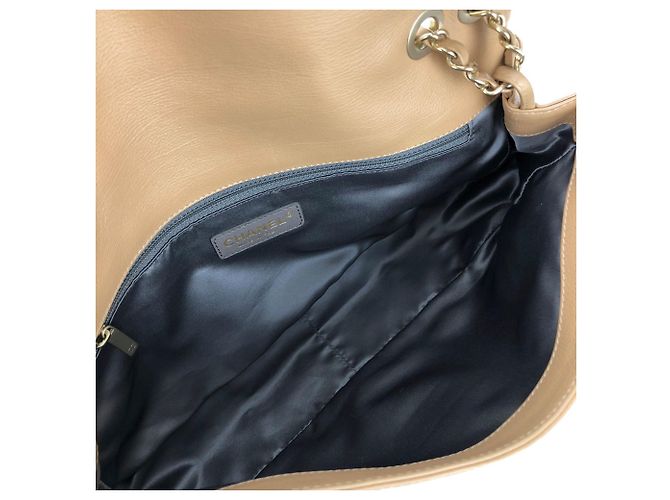 Sac à main en cuir beige Chanel - vue 5