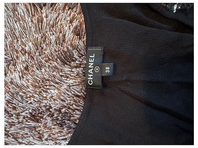 Top Chanel con Logo Graffiti in Cotone Nero - vista 3