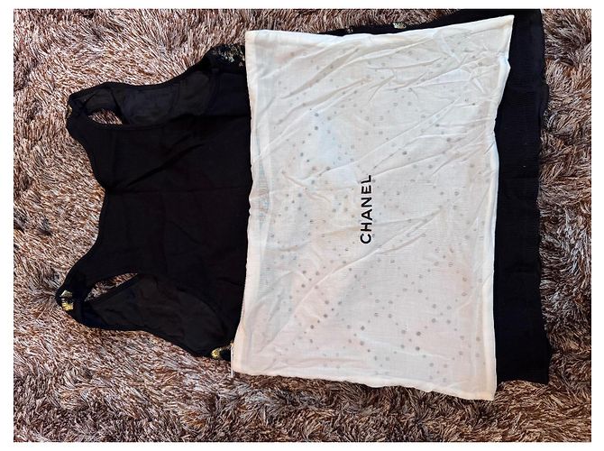 Top Chanel con Logo Graffiti in Cotone Nero - vista 4