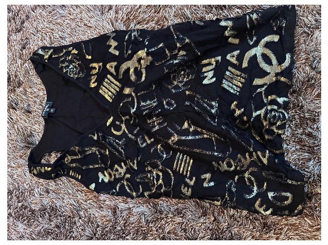Top Chanel con Logo Graffiti in Cotone Nero - vista 5