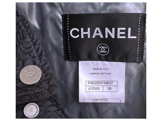 Chanel Ikonischer Cocoon-Mantel mit Kamelienschnitt - Ansicht 9
