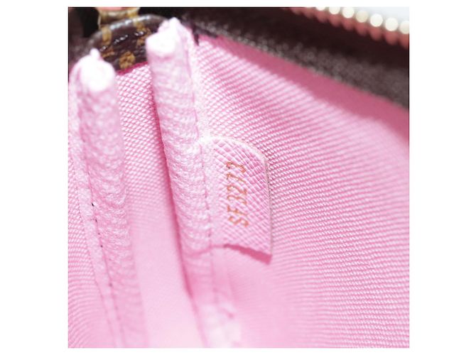 LOUIS VUITTON Monogram Vivienne Mini Pochette Accessoires M82623 LV Auth 111162A Monogramma - vista 11
