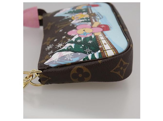 LOUIS VUITTON Monogram Vivienne Mini Pochette Accessoires M82623 LV Auth 111162A Monogramma - vista 3
