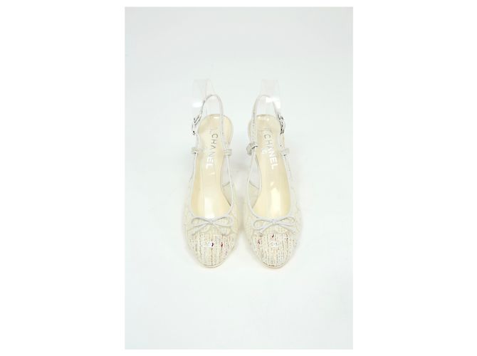 2.55 Sandali slingback Chanel in tweed bianco con punta in rete floreale Crudo - vista 12