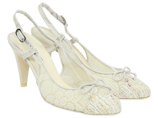 2.55 Sandali slingback Chanel in tweed bianco con punta in rete floreale Crudo - vista 4