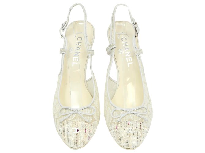 2.55 Sandali slingback Chanel in tweed bianco con punta in rete floreale Crudo - vista 5