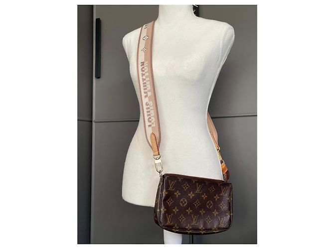 Louis Vuitton Pochette Accessoire Marrone in Tela - vista 3