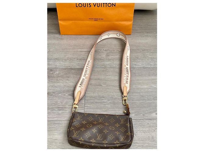 Louis Vuitton Pochette Accessoire Marrone in Tela - vista 4