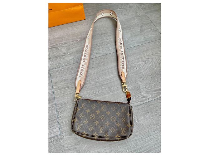 Louis Vuitton Pochette Accessoire Marrone in Tela - vista 7